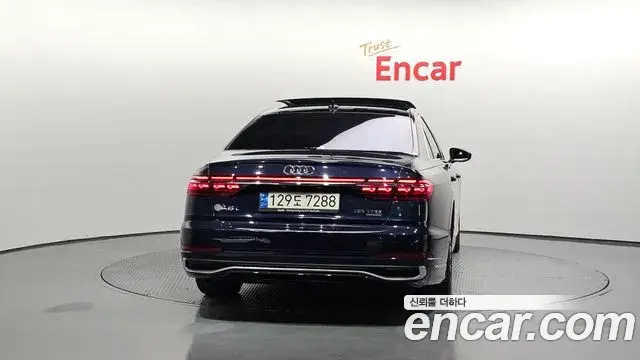 Audi A8 2022 — Şəkil 9/20