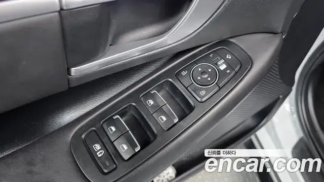 Hyundai Sonata Hybrid 2022 — Photo 15/20