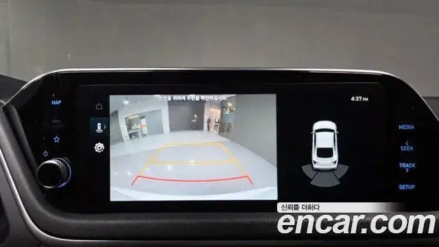 Hyundai Sonata Hybrid 2022 — Photo 17/20