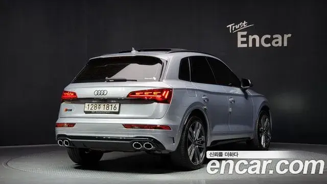 Audi Q5 2021 — Фото 1/20