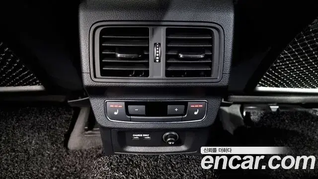 Audi Q5 2022 — ფოტო 19/20