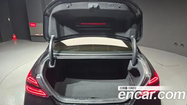 Genesis G70 2022 — ფოტო 17/20