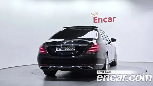 Mercedes-Benz S-Class 2019 — Photo 10/20