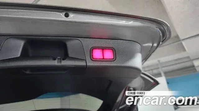Mercedes-Benz GLB-Class 2022 — Photo 1/18