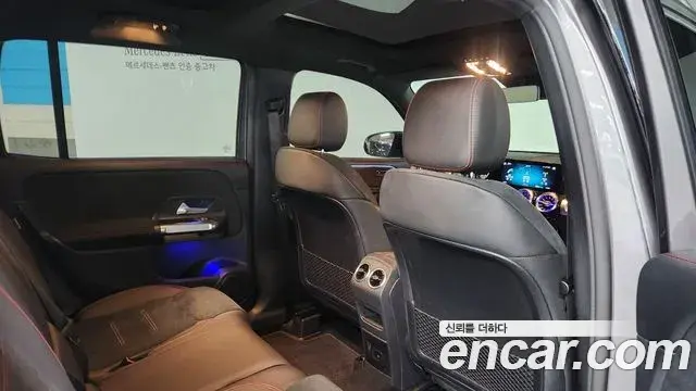 Mercedes-Benz GLB-Class 2022 — Photo 9/18