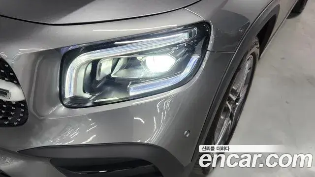 Mercedes-Benz GLB-Class 2022 — Photo 2/18