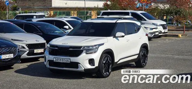 Kia Seltos 2022 — ფოტო 1/20