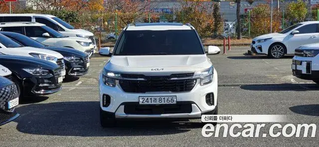 Kia Seltos 2022 — ფოტო 18/20