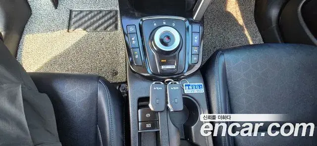 Kia Seltos 2022 — ფოტო 2/20