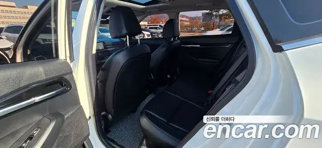 Kia Seltos 2022 — ფოტო 5/20