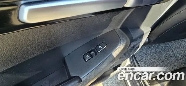 Kia Seltos 2022 — ფოტო 14/20