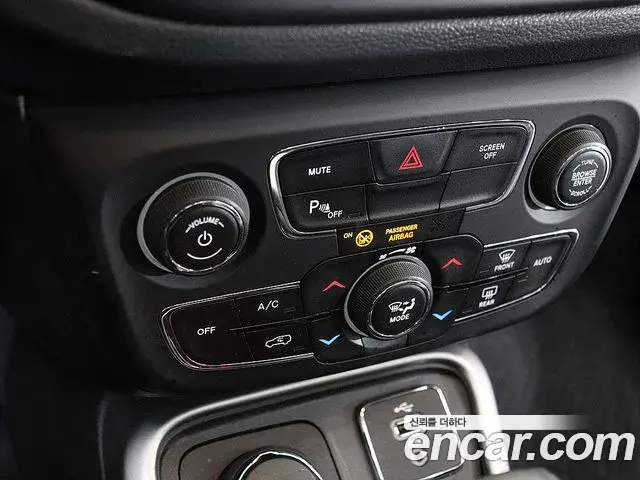 Jeep Compass 2019 — Фото 8/20