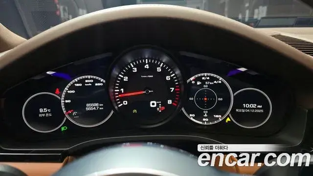 Porsche Cayenne 2020 — ფოტო 15/20