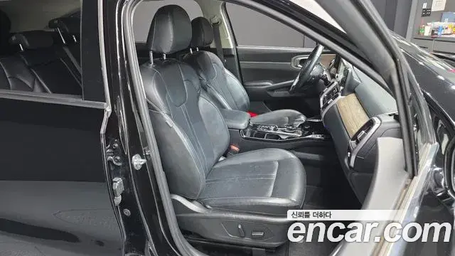 Kia Sorento 2021 — ფოტო 17/20