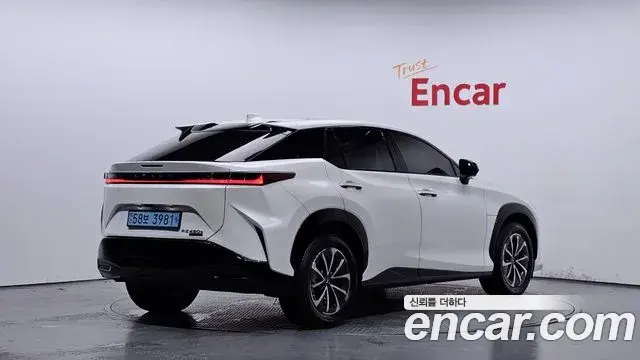 Lexus RZ450e 2023 — Şəkil 7/20