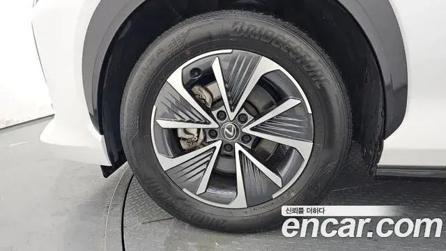 Lexus RZ450e 2023 — Şəkil 12/20