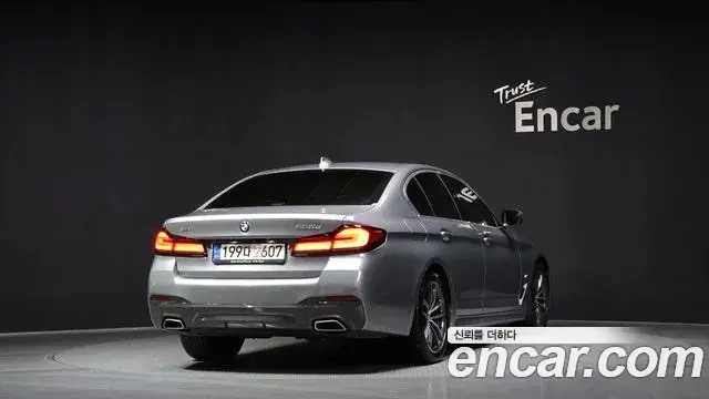 BMW 5 Series 2023 — Photo 13/20
