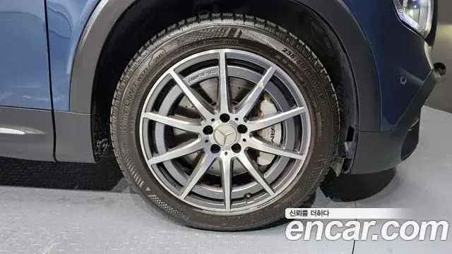 Mercedes-Benz GLB-Class 2022 — ფოტო 17/20