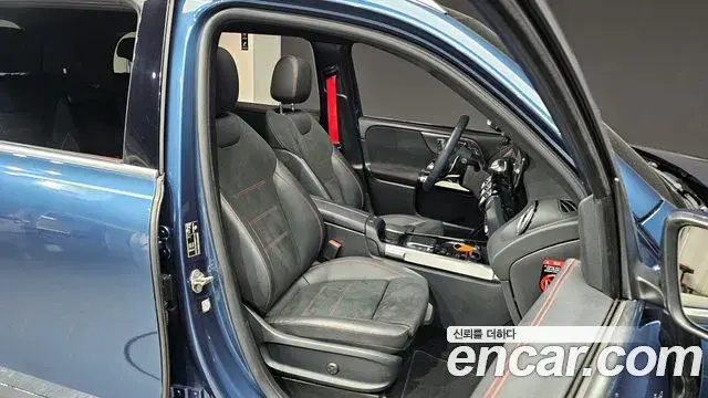 Mercedes-Benz GLB-Class 2022 — ფოტო 8/20