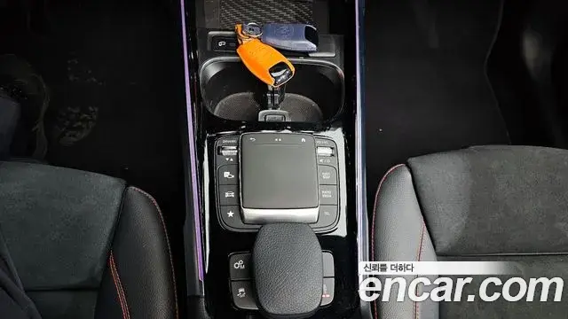 Mercedes-Benz GLB-Class 2022 — ფოტო 2/20