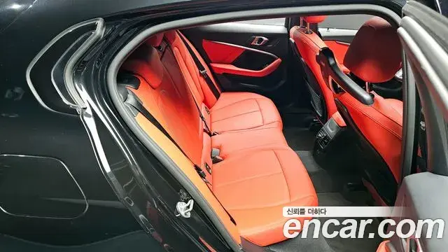 BMW 1 Series 2022 — ფოტო 9/20