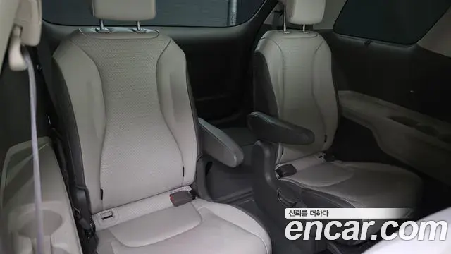 Kia Carnival 2020 — Şəkil 18/20
