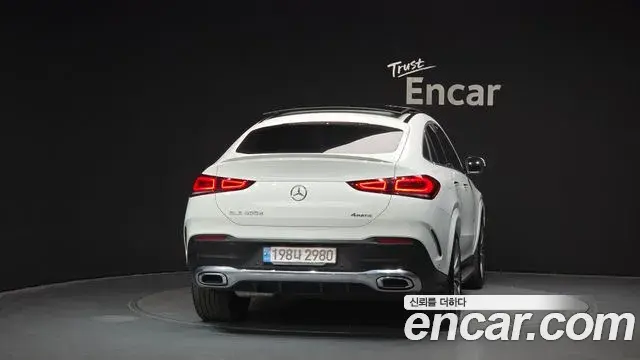 Mercedes-Benz GLE-Class 2023 — ფოტო 7/20