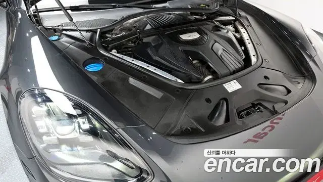 Porsche Panamera 2018 — ფოტო 3/20