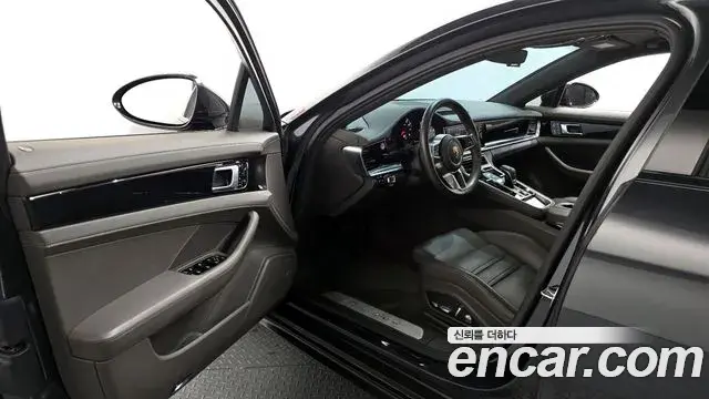 Porsche Panamera 2018 — ფოტო 15/20