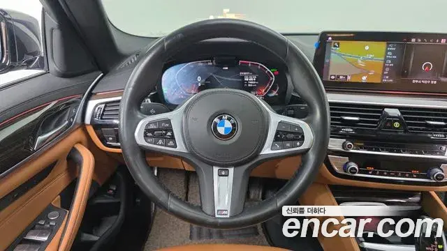 BMW 5 Series 2021 — Photo 18/20