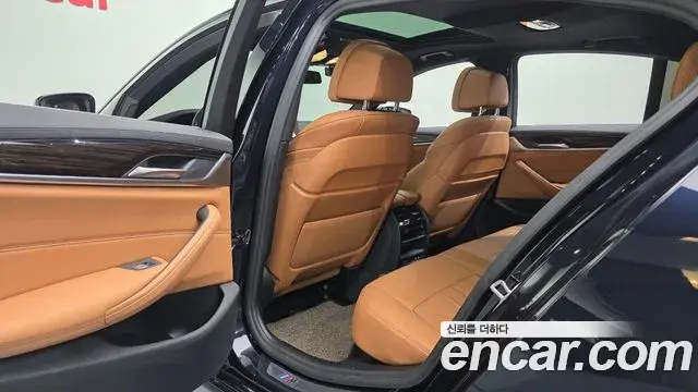BMW 5 Series 2021 — Photo 14/20