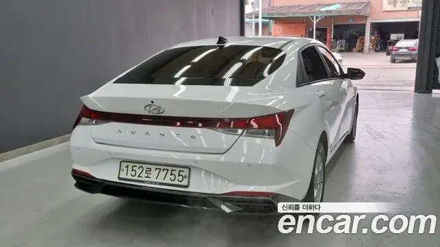 Hyundai The New Avante Hybrid 2020 — Photo 11/19
