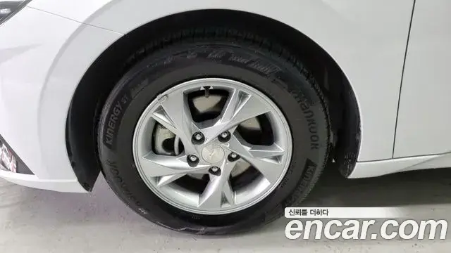 Hyundai The New Avante Hybrid 2020 — Photo 5/19