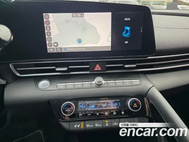Hyundai The New Avante Hybrid 2020 — Photo 2/19