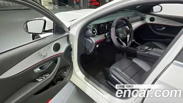 Mercedes-Benz E-Class 2021 — Фото 10/20
