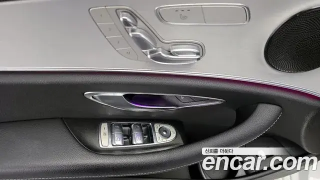 Mercedes-Benz E-Class 2021 — Фото 14/20