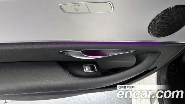 Mercedes-Benz E-Class 2021 — Фото 17/20