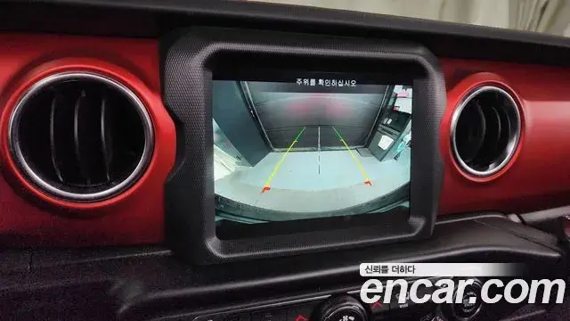 Jeep Wrangler 2022 — Фото 15/20