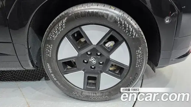 Hyundai Santa Fe 2023 — Şəkil 10/20
