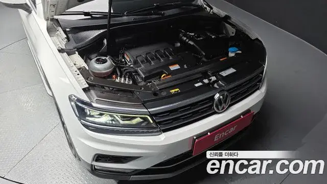 Volkswagen Tiguan 2020 — Photo 2/20