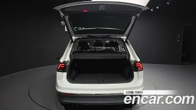Volkswagen Tiguan 2020 — Photo 18/20