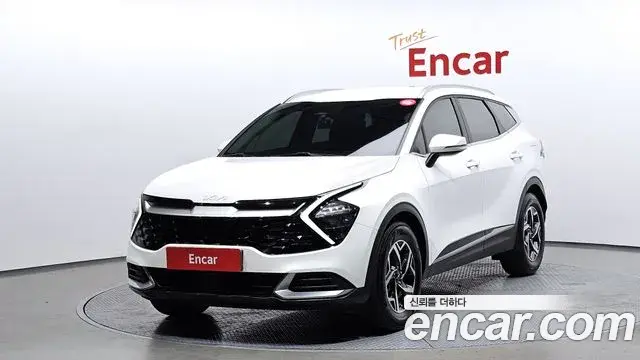 Kia Sportage 2021 — Фото 1/20