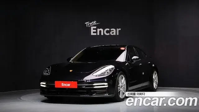 Porsche Panamera 2021 — Photo 1/20