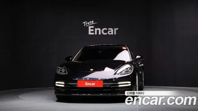 Porsche Panamera 2021 — Photo 12/20