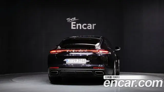 Porsche Panamera 2021 — Photo 8/20