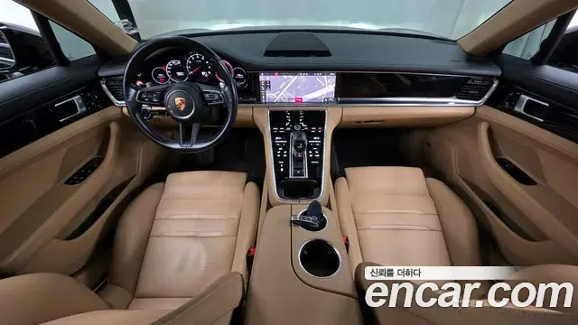 Porsche Panamera 2021 — Photo 2/20