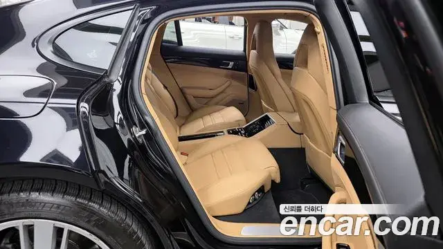 Porsche Panamera 2021 — Photo 20/20