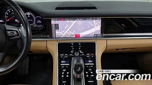 Porsche Panamera 2021 — Photo 17/20