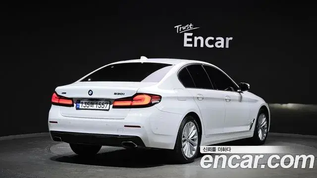 BMW 5 Series 2020 — ფოტო 17/20