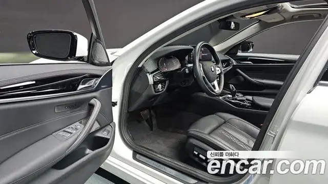 BMW 5 Series 2020 — ფოტო 12/20